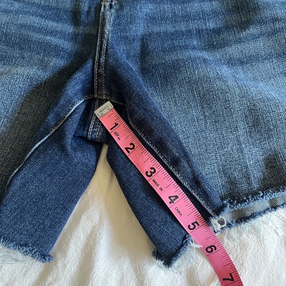 American Eagle Curvy Midi Dream Shorts - Picture 8 of 8